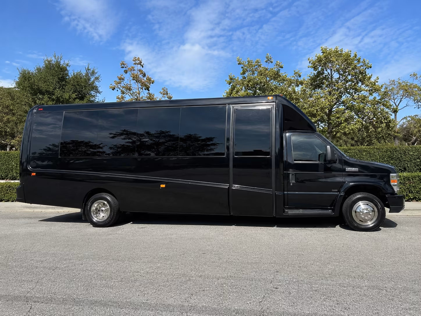 concert shuttle buses for groups heading to providence and hartford shows