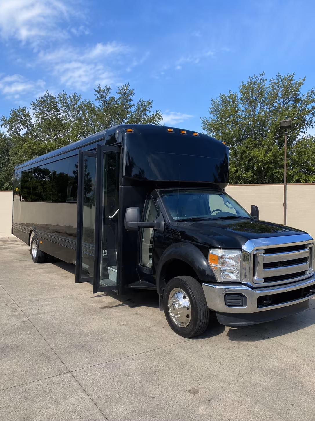 framingham 20 passenger party bus