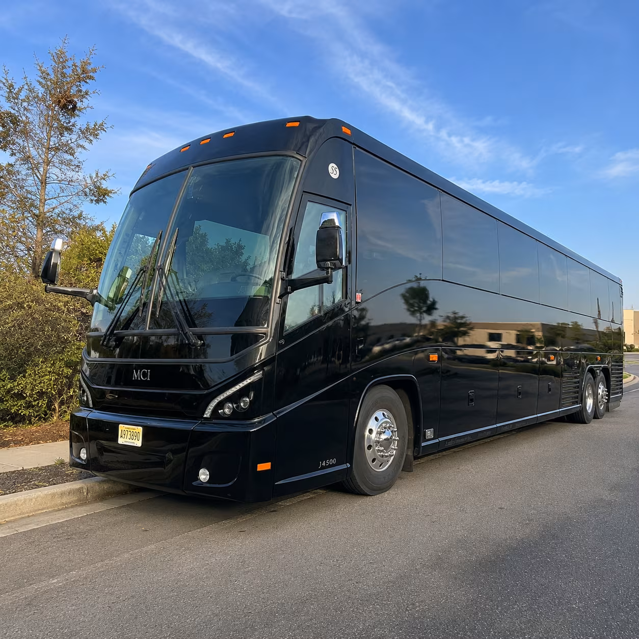 shuttle buses between framingham and worcester regional airport orh